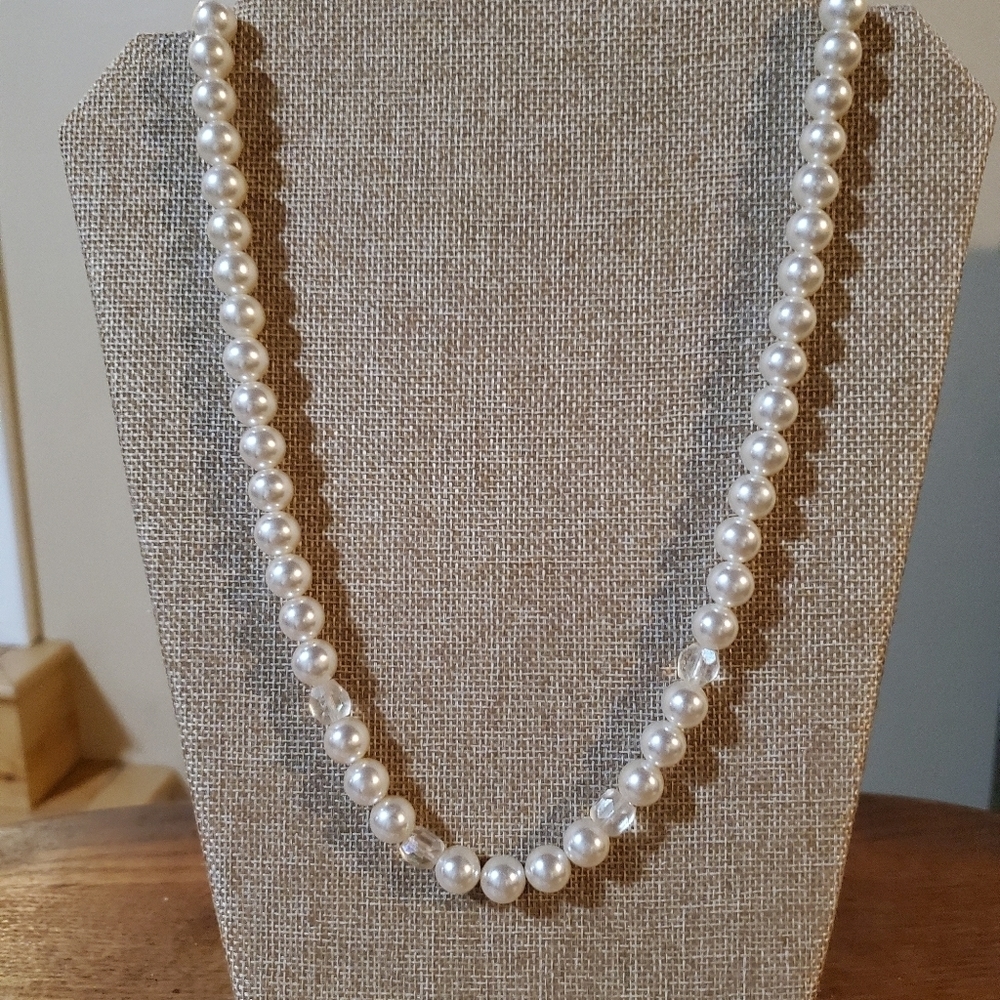 Vintage Faux Pearl Necklace & Bracelets - Picture 4 of 8